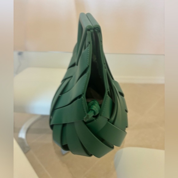 Green Woven Vegan Long Strap Handbag - Picture 6 of 9